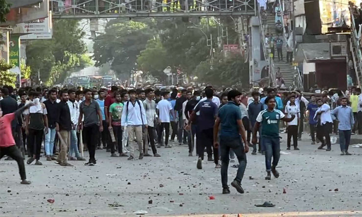 ঢাকা কলেজ ও সিটি কলেজের শিক্ষার্থীদের মধ্যে সংঘর্ষ, আহত ১১