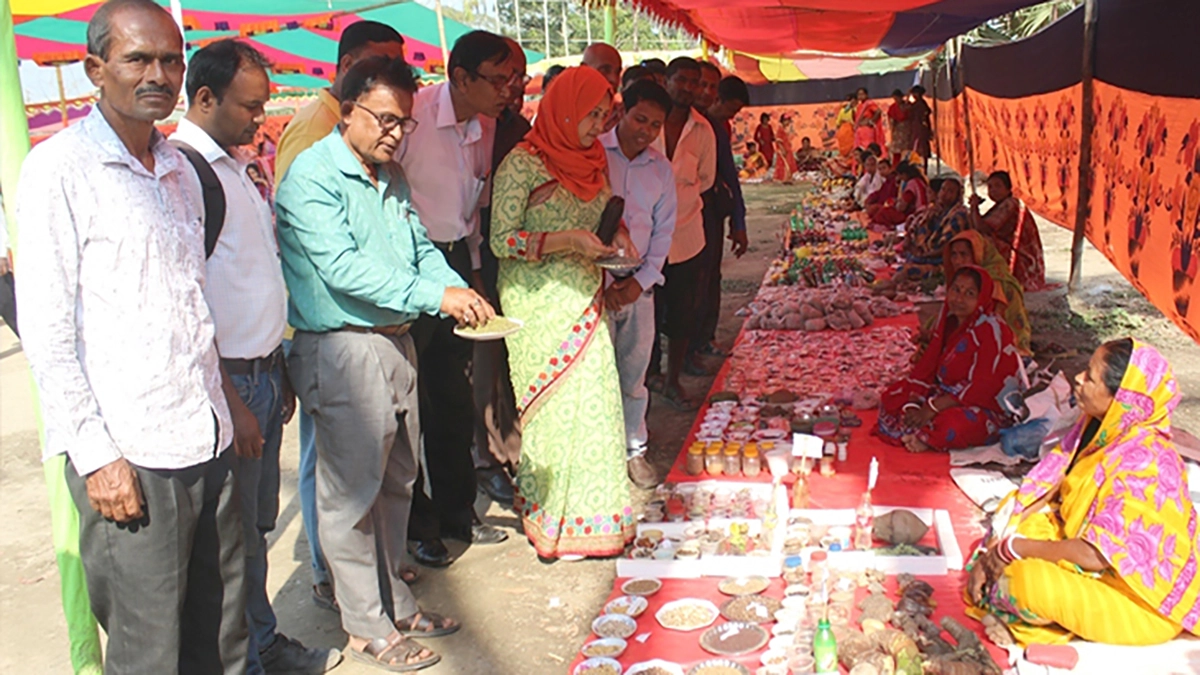 খুলনার নারীদের বৈচিত্র্যময় গ্রামীণ বীজমেলা