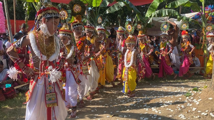 রাখাল নৃত্যের মধ্য দিয়ে কমলগঞ্জে রাস উৎসব শুরু