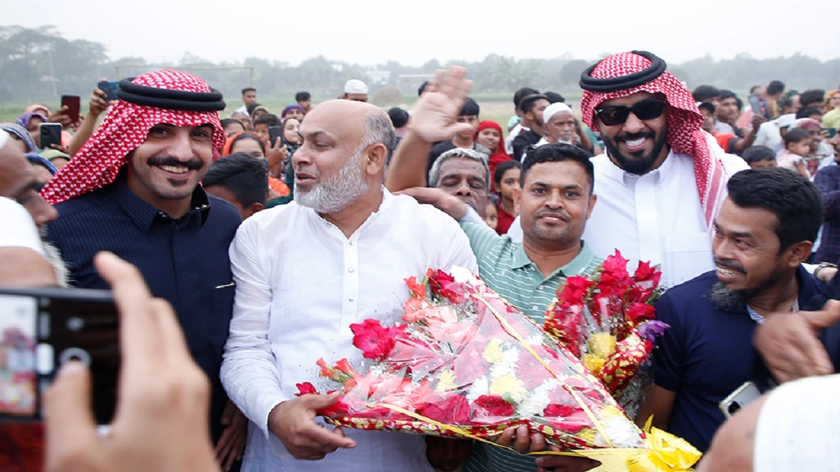 কফিলের সঙ্গে হেলিকপ্টারে কুমিল্লায় আসলেন দুই ভাই