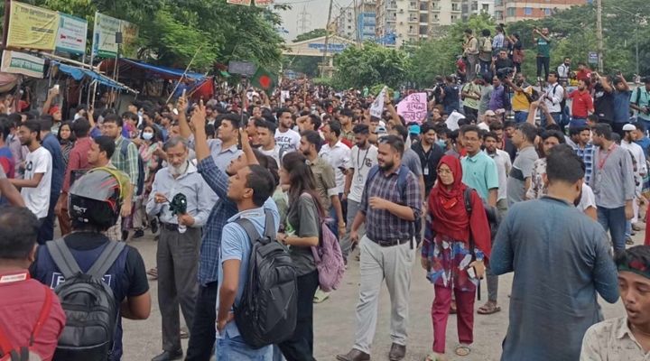 জনসমুদ্রে পরিণত রাজধানীর রামপুরা-বাড্ডা