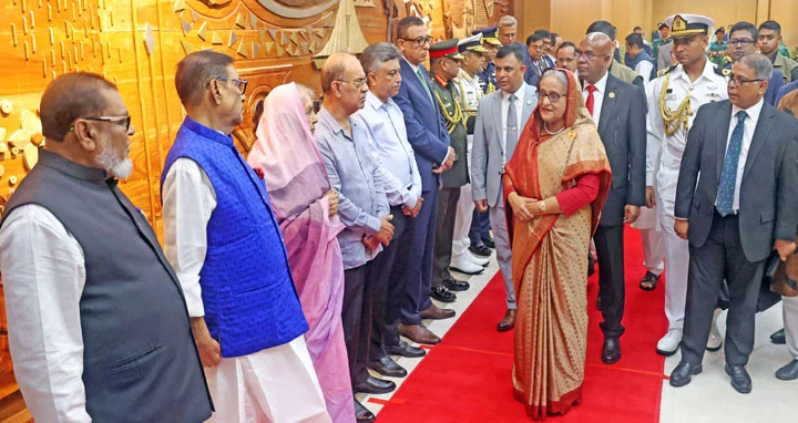 বেইজিংয়ের উদ্দেশে ঢাকা ছাড়লেন প্রধানমন্ত্রী